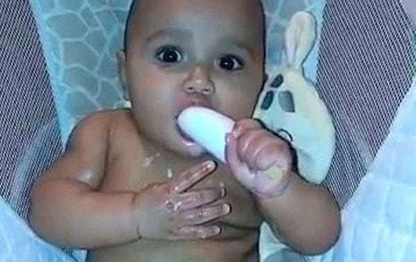 Helado de leche materna: la solución de una mamá para calmar la dentición de su bebé