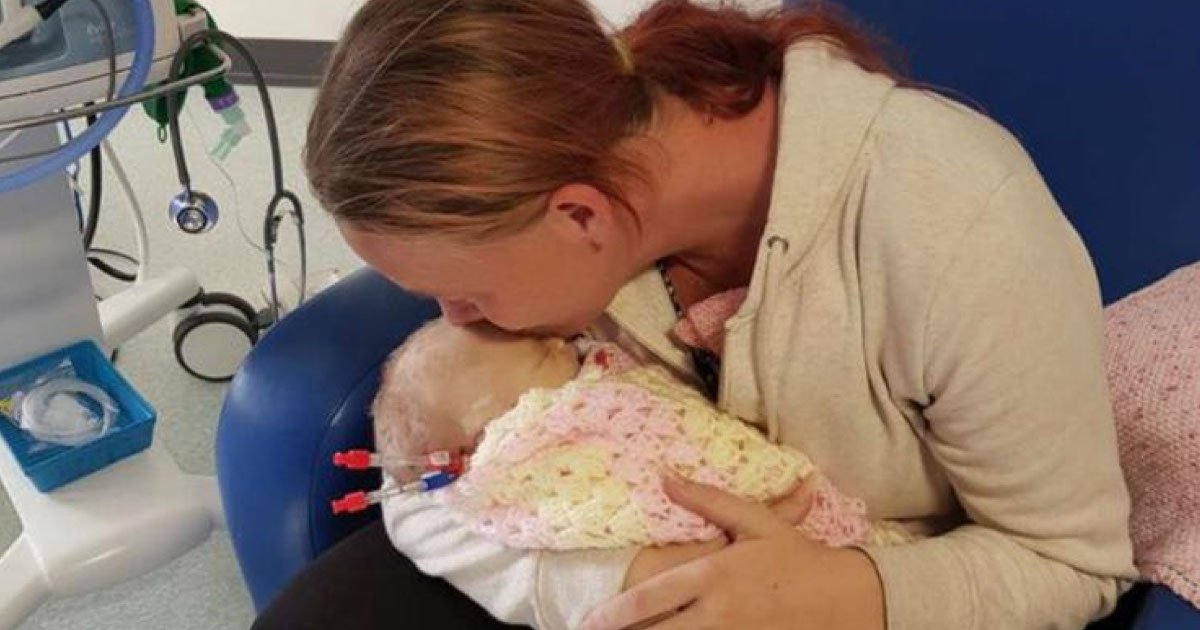 Beso Mortal Muere Un Bebe Recien Nacido Por Un Virus Que Se Contagia Por La Boca Bebe Babysitio